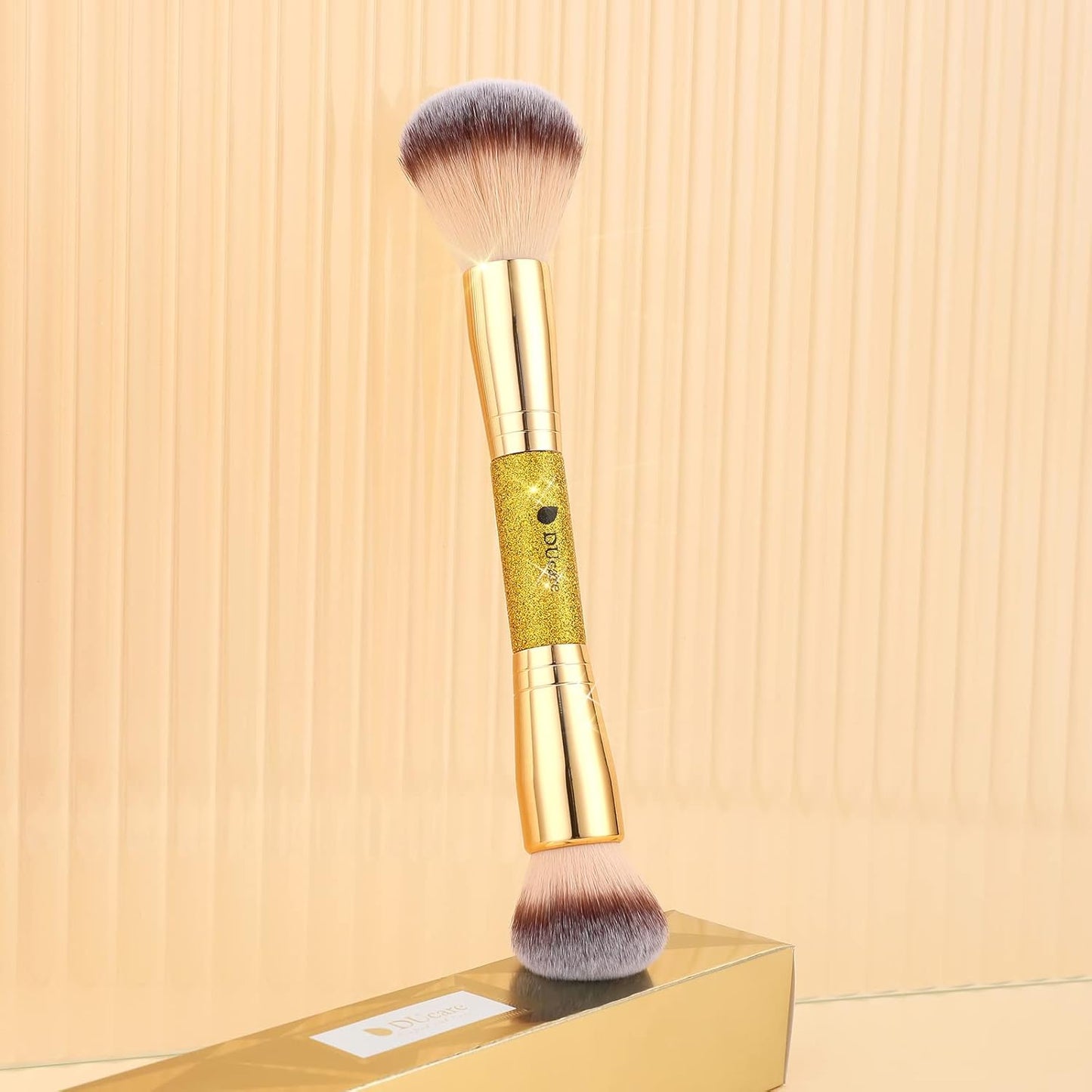 Double-Ended Makeup Foundation Brush for Blush and Bronzer, Suitable for Cream or Powder Applications